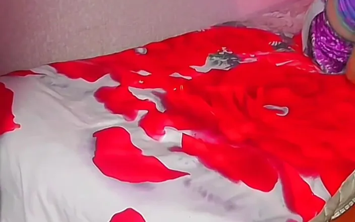 Kitty_Cross: Oiling My Body Sexy Blonde Shiny Skin Ladyboy Model Sissy...