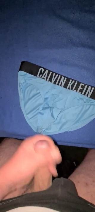 CumShorts: Pancutan dalam seluar dalam 2