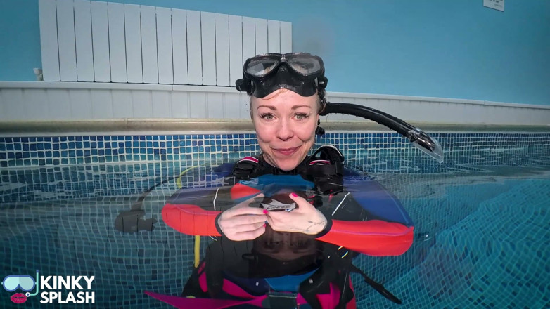 UKCuteGirl Lucy Lauren: Scuba Retreat Day 2 - Sneaky Sparkly Plug Spotted by My Instructor