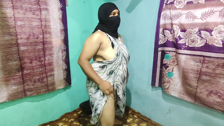 Gulaab: Sexy moslima Bich dansend
