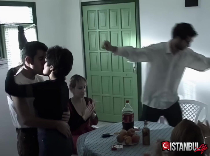 Istanbul life: Sex în grup turcesc