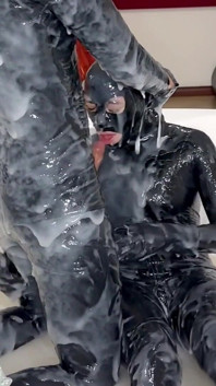 Играю в сперме с мрачной крошкой, часть 2 - Alex Latex