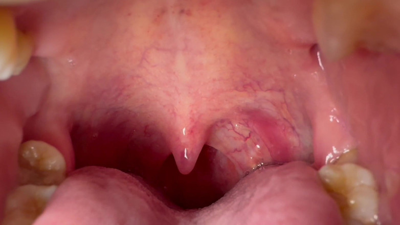 Asmr_mouth: Reuzine laat je speeltuin zien