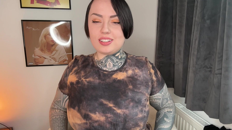 Miss Valentina: Sega accanto a Wifey joi