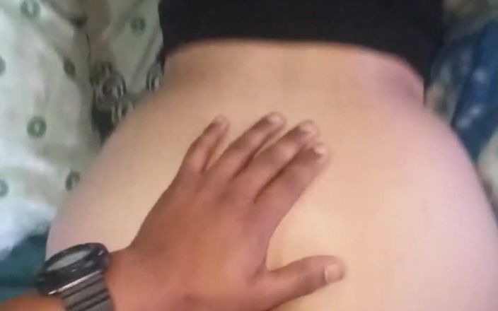 E-Alfa: De virale video van de grote kont op Facebook