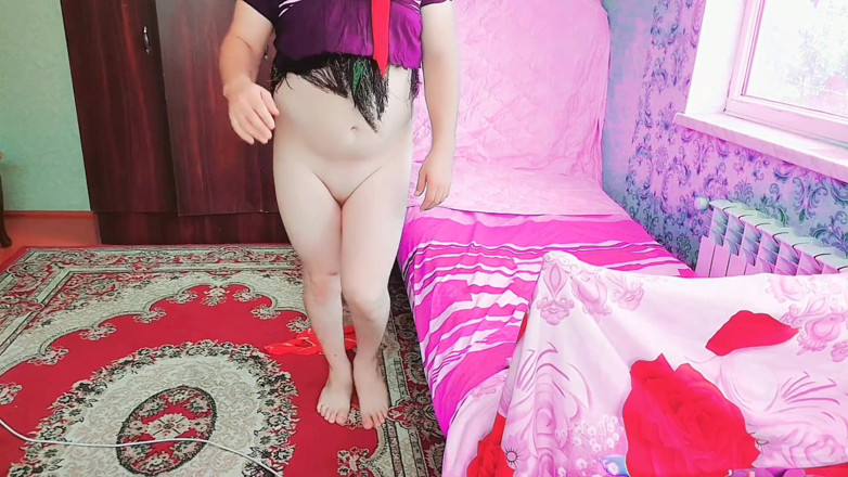 Kitty_Cross: Corrida twink manos libres calientes masturbándose con suave pierna Dkin...