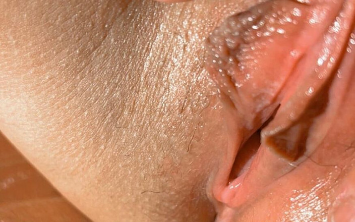 Hotwifee81: मेरा नया खिलौना वाइब्रेटर का परीक्षण करें