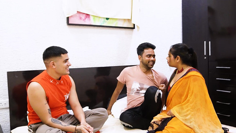 Xtramood: Hardcore Sex with Indian Desi Bhabi Infront of Her Cuckold...