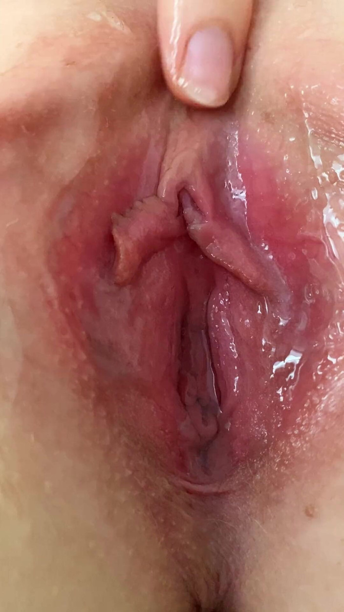 AmyHi: Extremo close-up da buceta molhada e orgasmo com clitóris