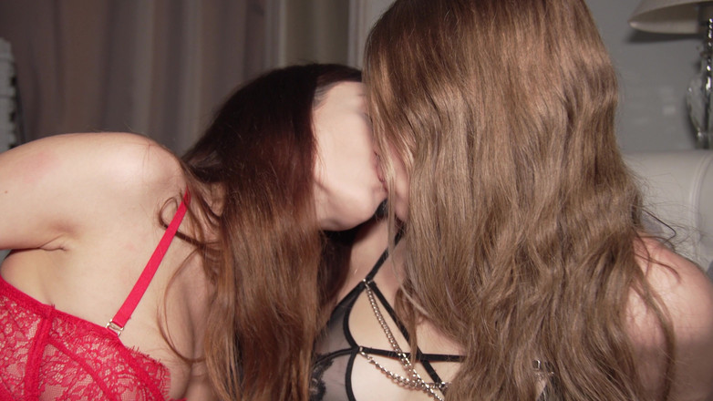 Bymyfans: Dwie z najlepszych dziwek służą prostemu facetowi z dużym. Trójkąt...