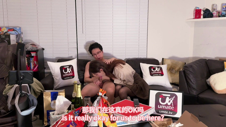 Chloe Lin: アジアのビッチたちが私の部屋に来て、止まらなくなるまで乗り続けます