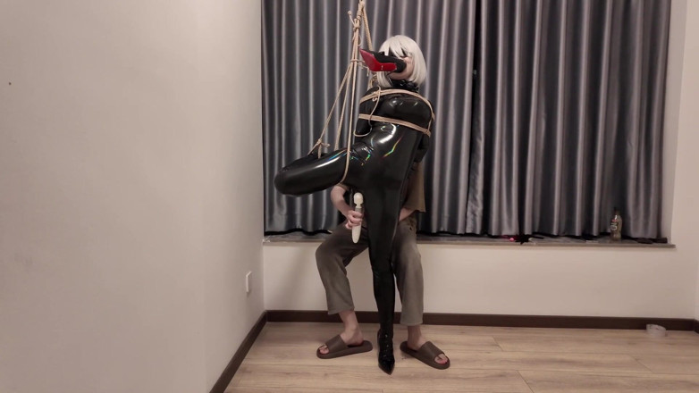 Aisan girl bondage: Hs20 - a garota na jaqueta de couro foi amarrada e...