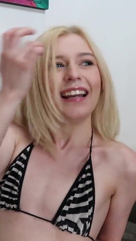 Minxx Marie Bikini Blowjobs