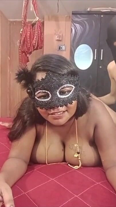 BeautyAnu: bare stan vaali bhaartiy bhaabhi hot hai aur smily video...