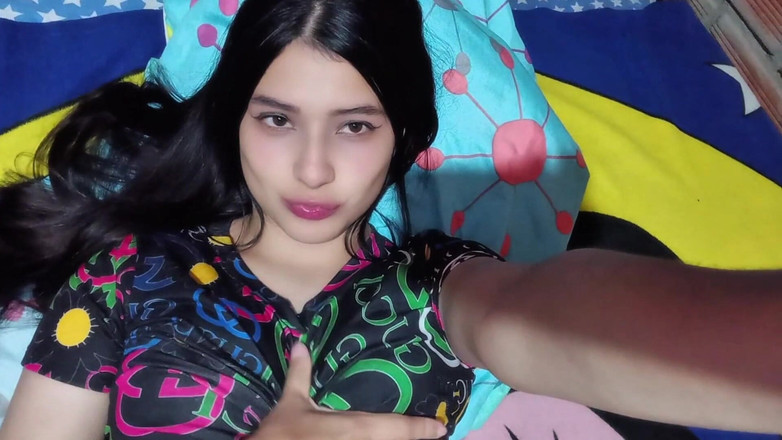 Yulieth Gomez: 和我的嫂子的视频电话，我给她看我的
