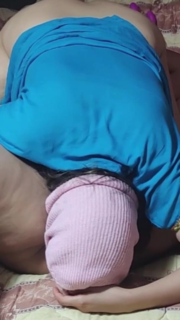 Arabic lesbian: Awek lesbian Arab mengongkek saya dengan mainan seks
