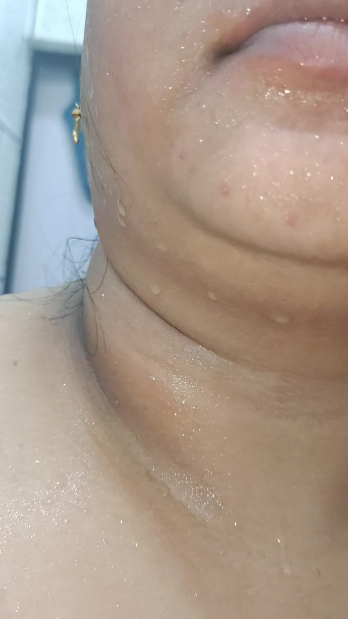 Catchybusty: 诱人的饥渴哥想要重口味双洞齐插