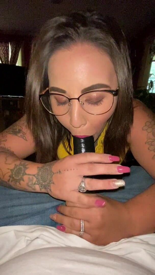 MzKiTTy91: Pawg milf-ehefrau lutscht 10-zoll-bbc