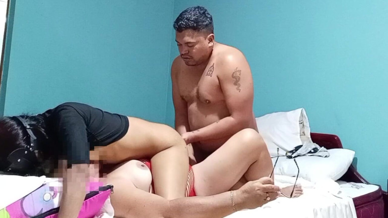 Milfta boohot: Ma copine invite sa belle-mère