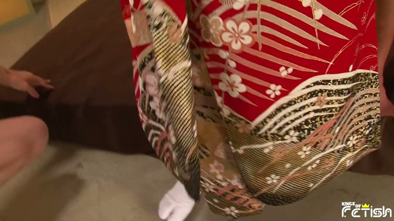 Pure Japanese adult video ( JAV): Japonská MILFka stříká a dostane svou oholenou kundu vyvrtanou v...