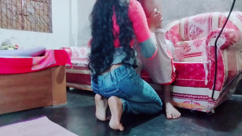 Deshi women: Indian Horny Wife Went to Her Husband's Friend's Home for...
