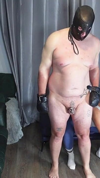 Pegging anal CFNM et fisting