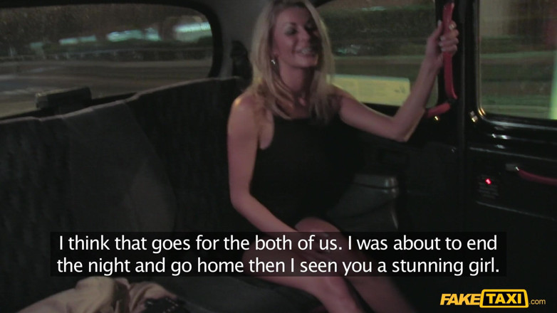Fake Taxi: Fake taxi - une superbe blonde offre son corps en forme...