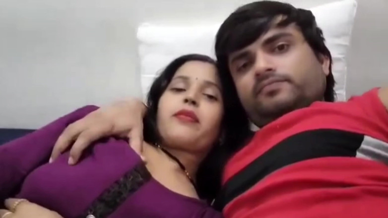Komalaman: Sexo de indiana com áudio hindi