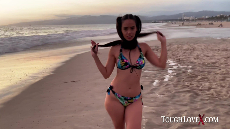 ToughLoveX: TOUGHLOVEX - třetí kolo s velkým zadkem Andreina De Luxe
