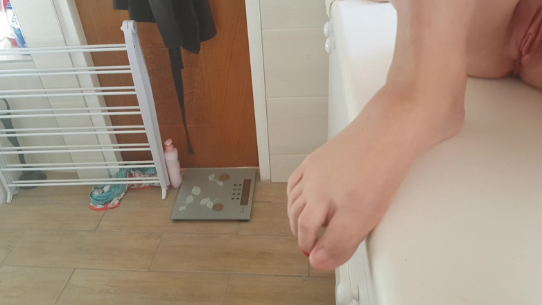 Alicia Robertz: Närbild av tånagelfärg