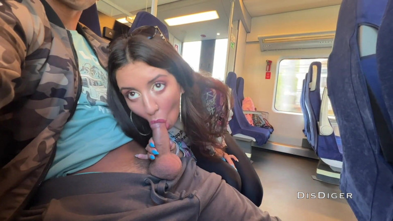 Dis Diger: A Stranger Girl Jerked off and Sucked Me in Train