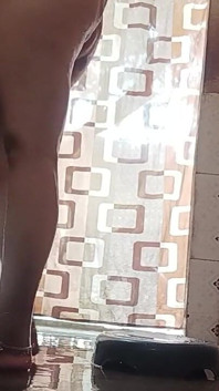 XXX Video of Naked Bhabhi Bathing
