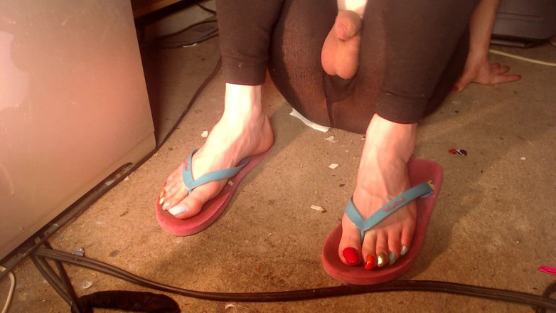 Lilly Disgrace: Wanki8ng Giòi của tôi và chơi bằng chân của tôi