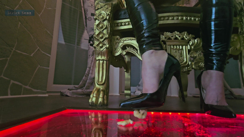 Strict Senz: Sheela Sinner người khổng lồ nghiền nát quả chuối pov