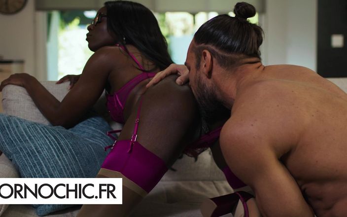 Pornochic: Encuentro muy privado con Ana Foxxx
