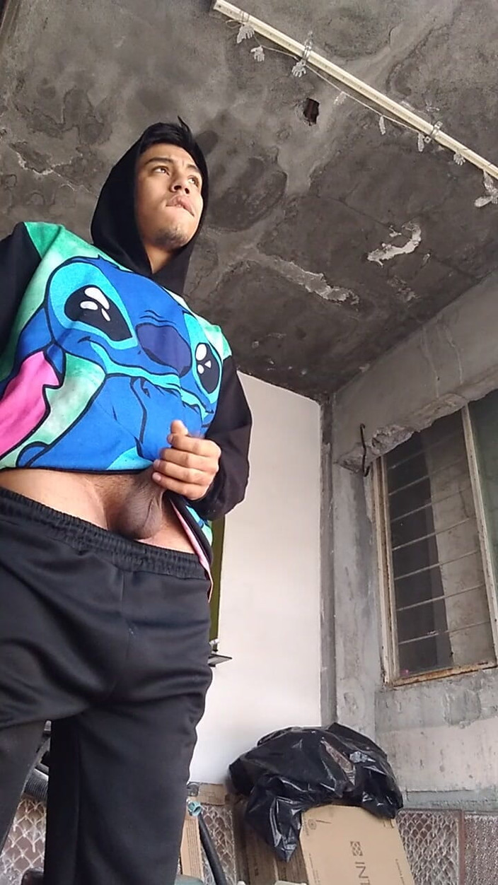 AlexAlejandro13: Te lo muestro en pantalones bajando