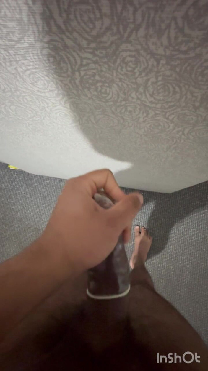 Dick dank: Chlapec masturbuje v kondomu