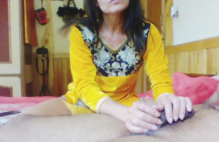 Bolly Karma: Very Sexy Babe Gets by a BBC