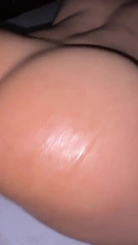 Bubble Butt Enzo Oiled Ass Barebaxk