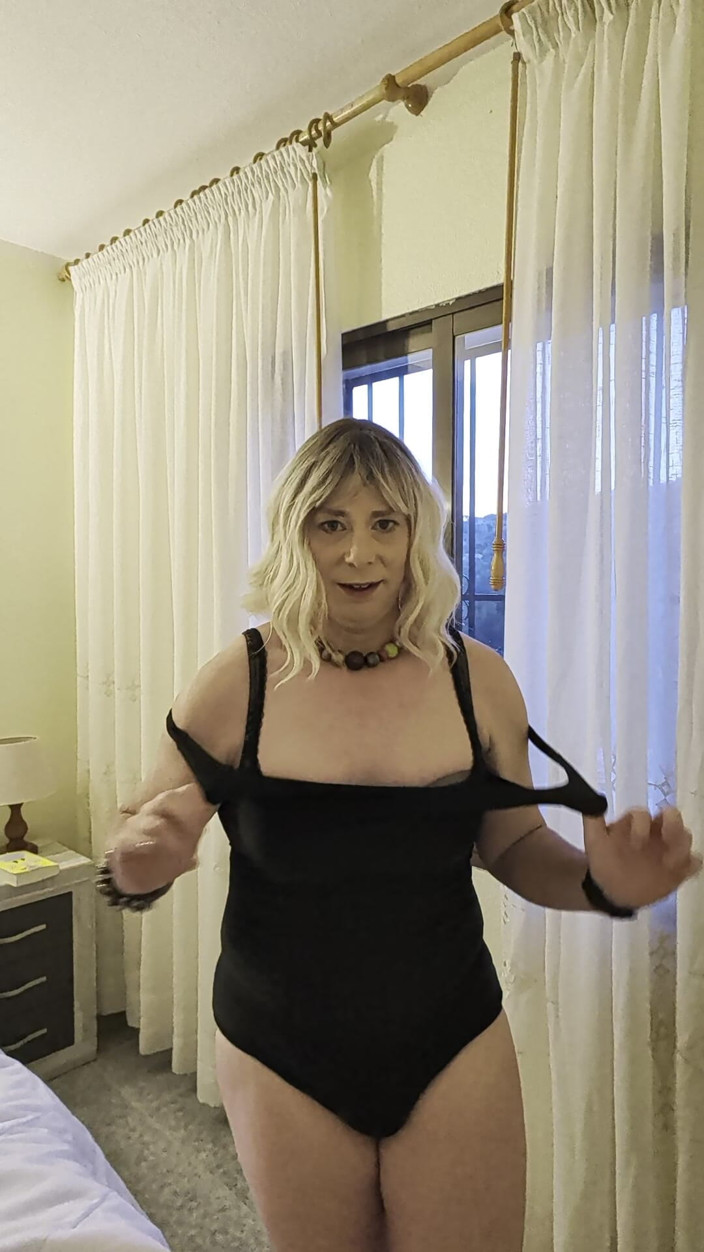 NikkiGee: Nago na wakacjach