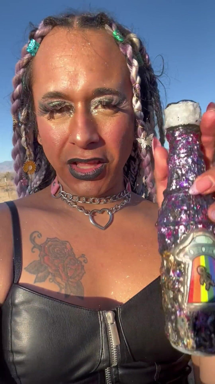 TSJade95: Verse ce sucre sur moi le strip-tease dans la nature