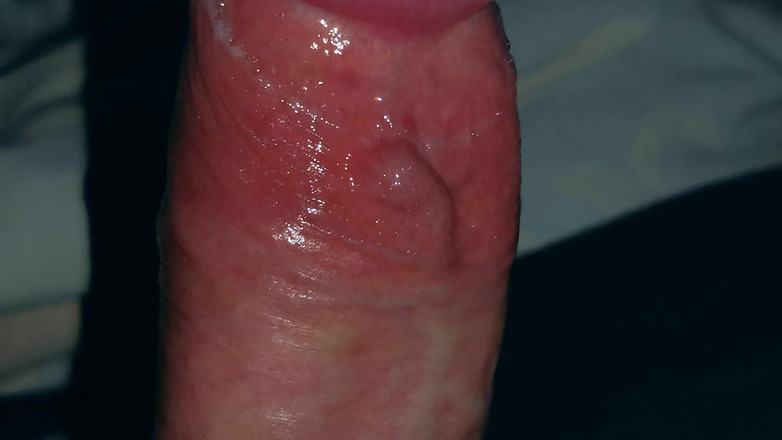 SEXY_GUYBEST: Gros plan sur un pénis surexcité et des torrents de...