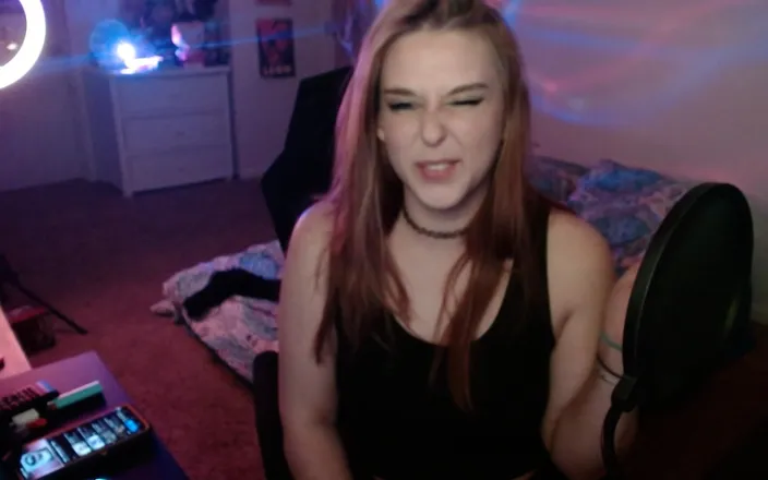 Alli Anderson: Smoke with Me