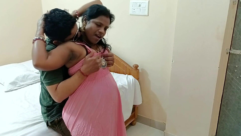 Popmini: Indian Desi Village Model muie fierbinte și futai dur cu băiat...