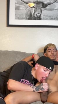 La cholo succhia homie sborra la prima volta dl hungpapi