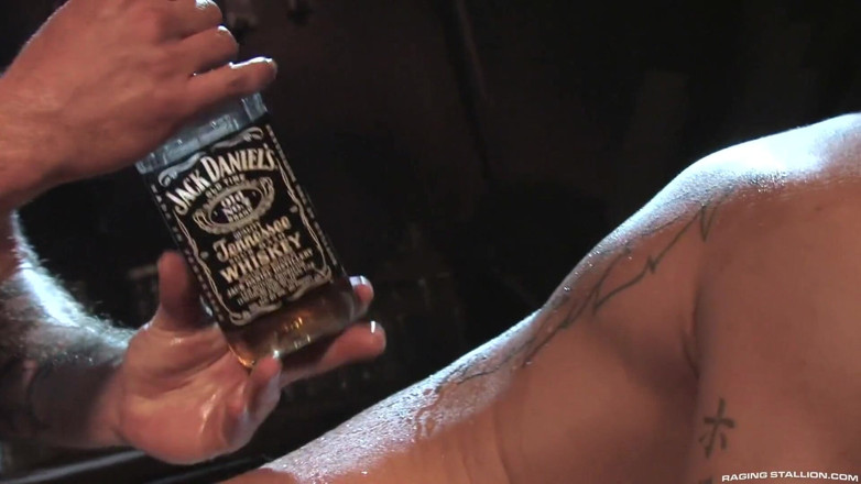 Raging Stallion: Al último hombre dispara, parte 1