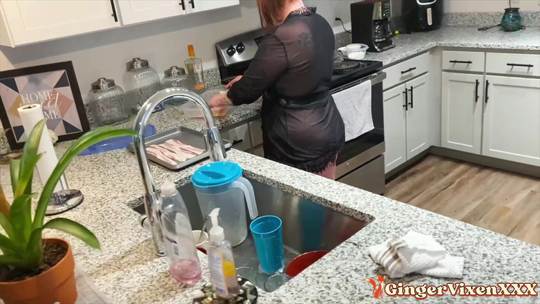 GingerVixen.XXX: Dobré ráno, snídaně se podává