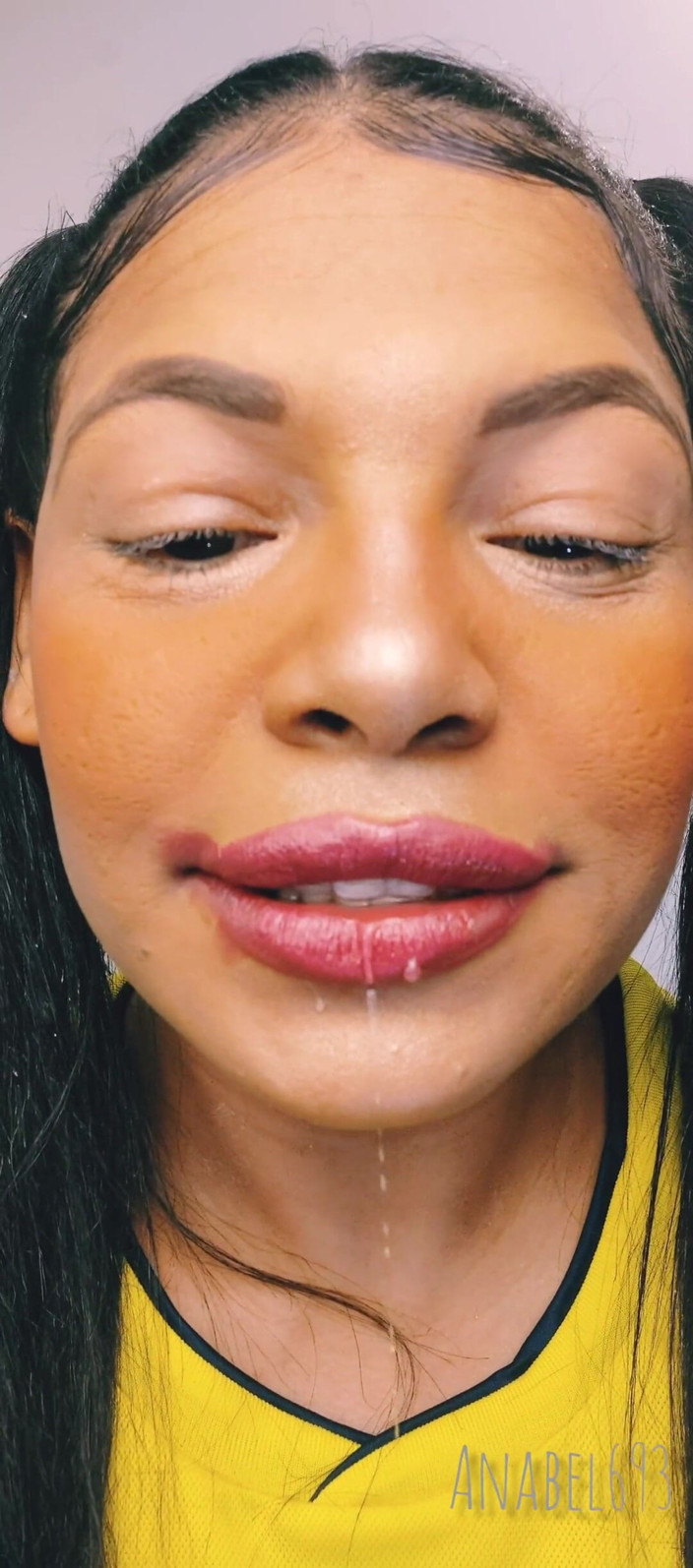 anabel693: Büyük ağzımla esniyorum