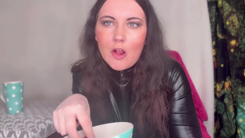 MissFFW: Bayan ffw asmr ahududu yiyor