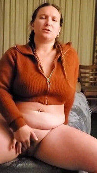 Ich habe mein selbst für meine 64F lesbische fußballtrainerin in ihrem pullover gefickt und ihr das video gegeben